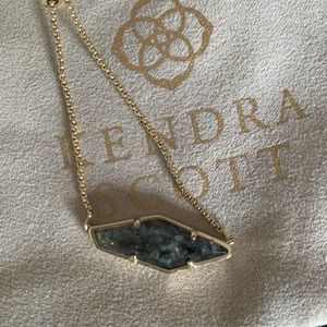 Kendra Scott necklace